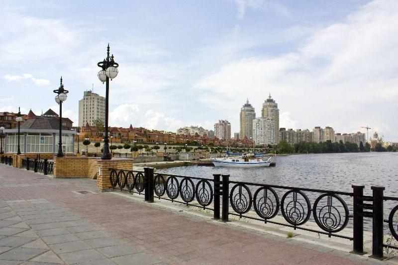 Dream Town Apartment Київ Екстер'єр фото